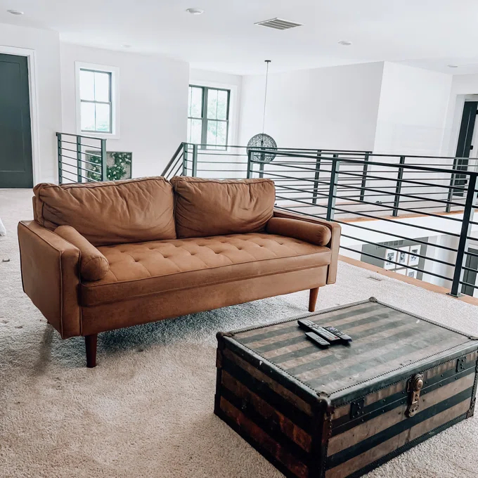 【Furniture】Aisha 69.68'' Upholstered Loveseat