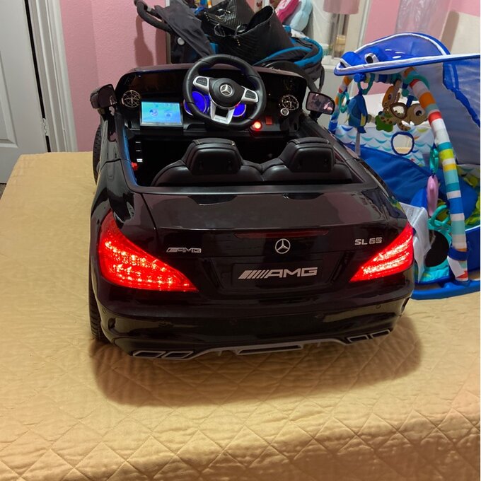 【Baby&Kids】Licensed Car with Mp4 Touch Screen