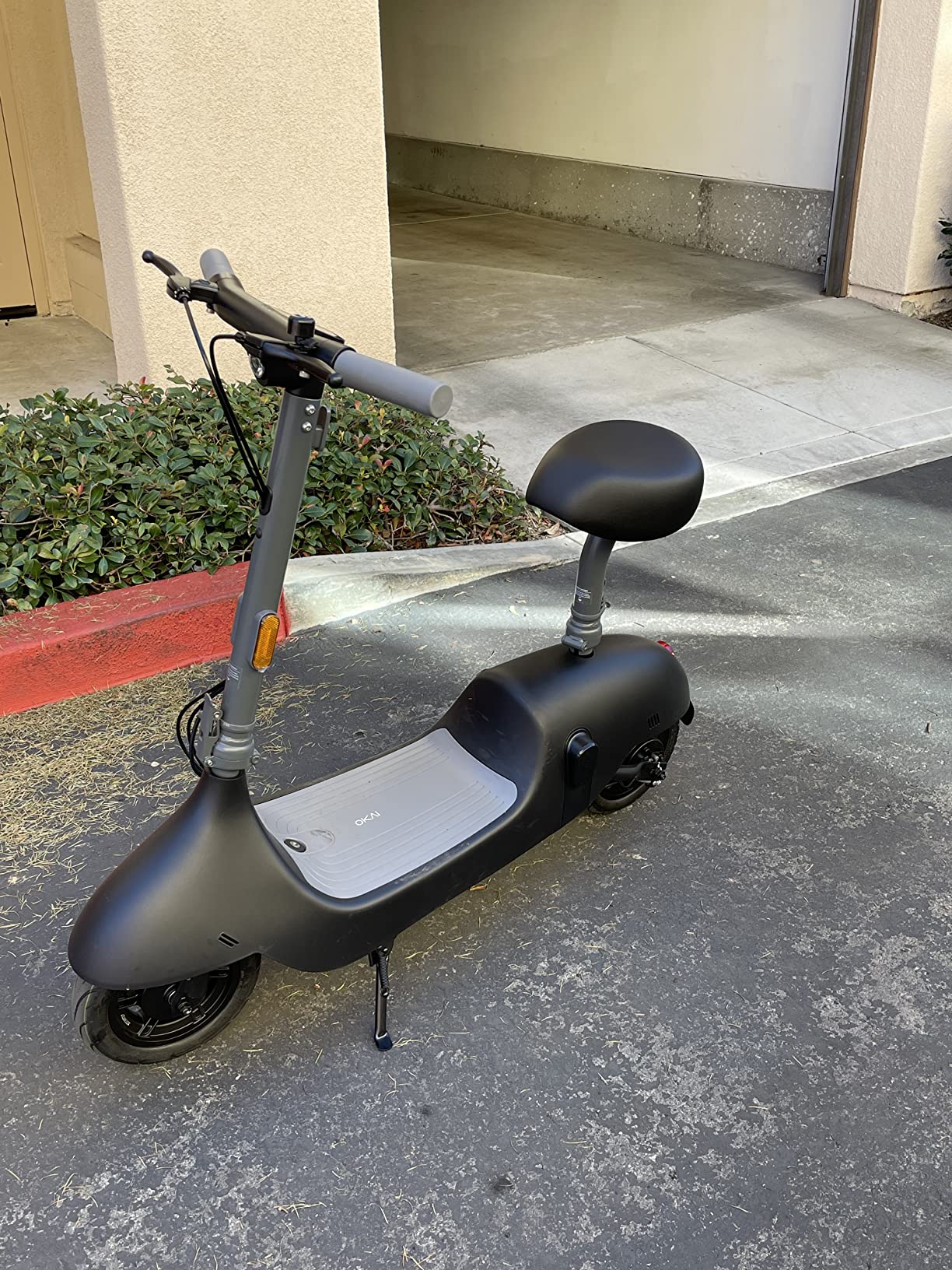 【Sports&Outdoors】Electric Scooter with Seat, Up to 25-34 Miles Range & 15.5MPH