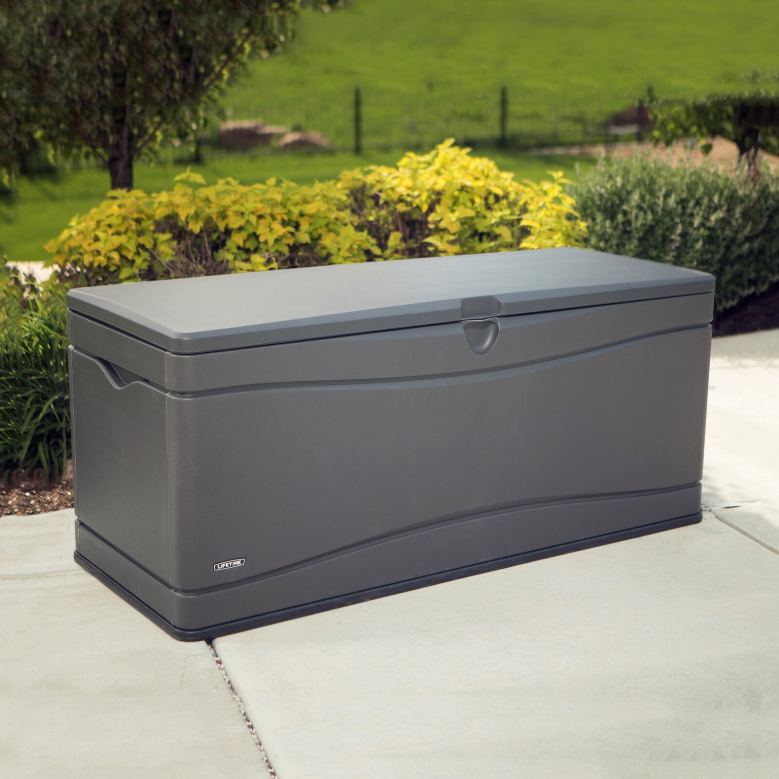 【Storage Shed】Lifetime 130 Gallons Gallon Water Resistant Plastic Lockable Deck Box