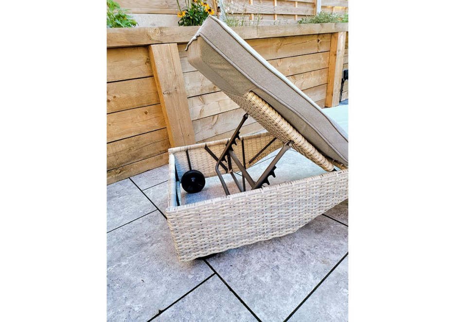 【Home&Garden】RATTAN SUN LOUNGERS WITH DRINKS TABLE - GREY - MEGHAN RANGE
