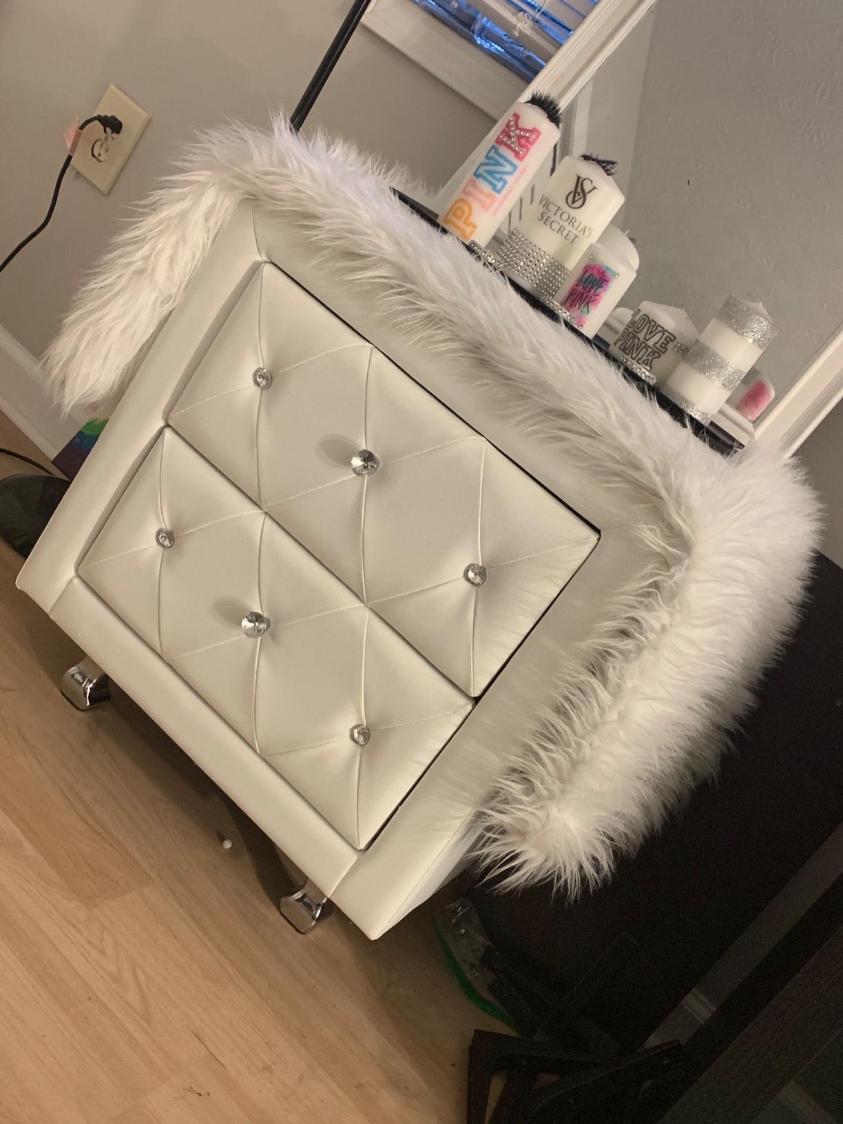 【Furniture】Stella Crystal Tufted Upholstered Modern Nightstand