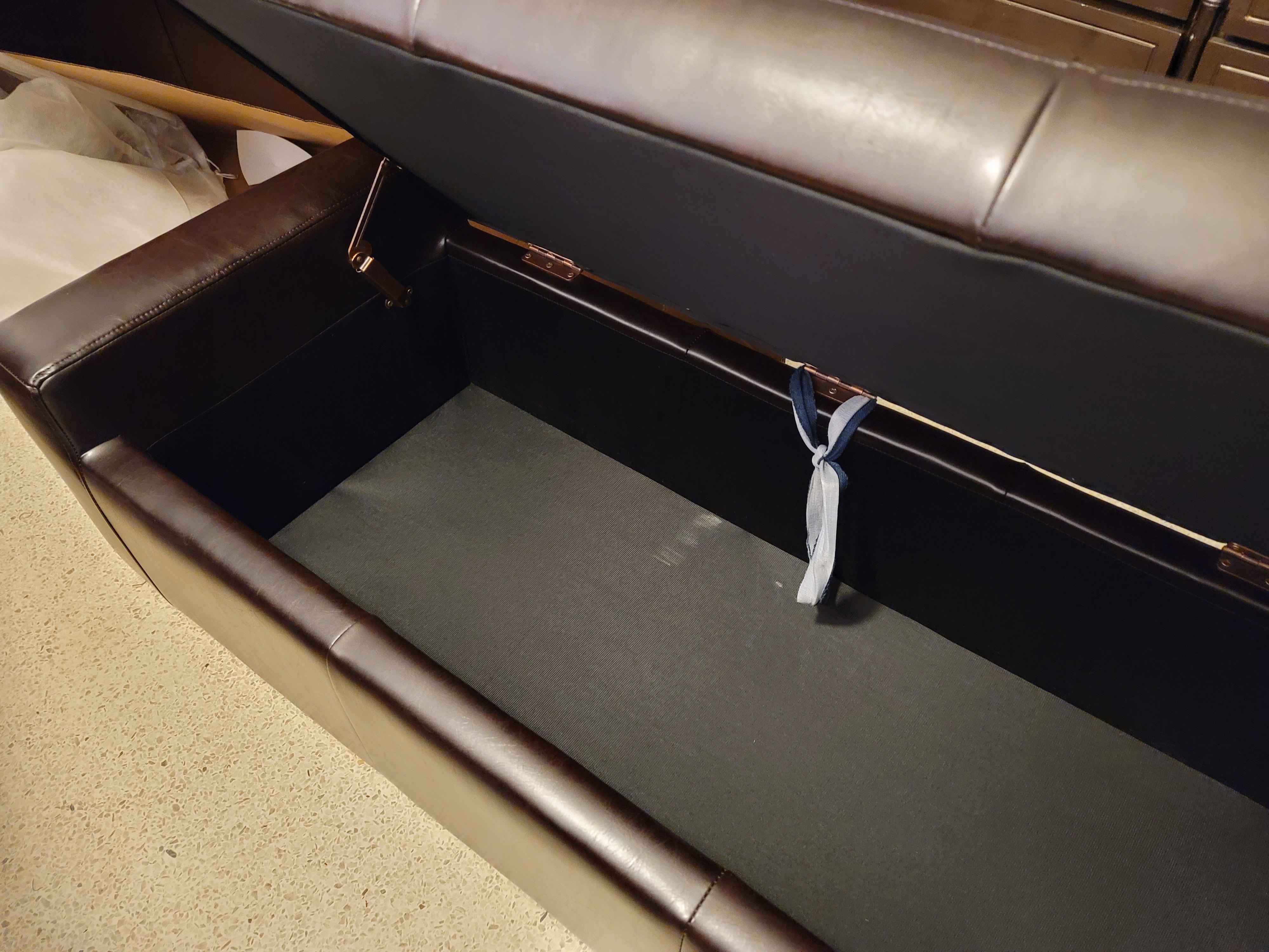 【Furniture】Christopher Knight Home Guernsey Leather Wood-Frame Storage Ottoman