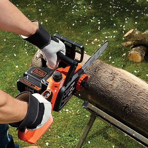 BLACK+DECKER 18V Lithium-ion Chainsaw Cordless with Battery 25 cm 2.0Ah GKC1825L20-GB