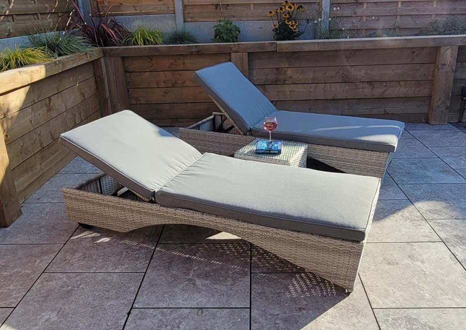 【Home&Garden】RATTAN SUN LOUNGERS WITH DRINKS TABLE - GREY - MEGHAN RANGE