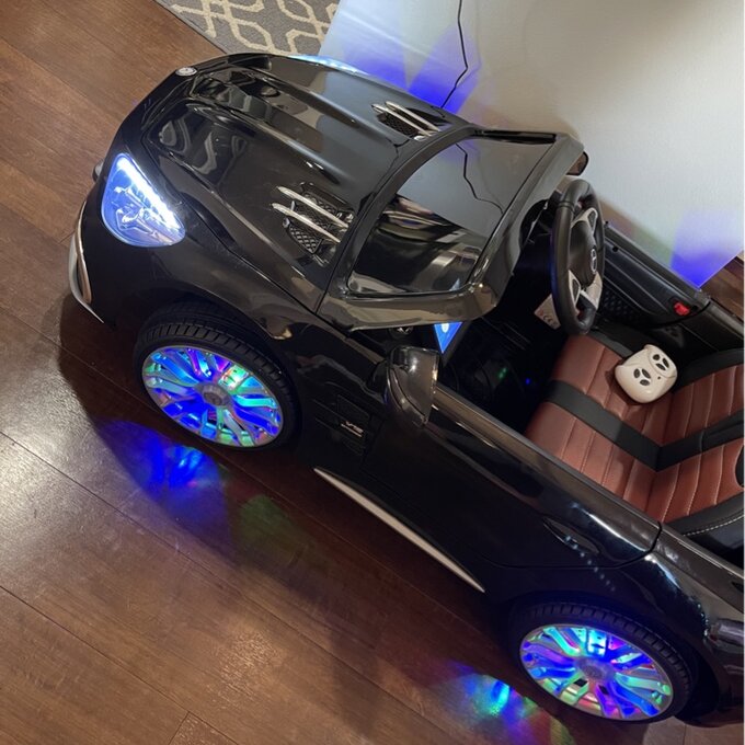 【Baby&Kids】Licensed Car with Mp4 Touch Screen