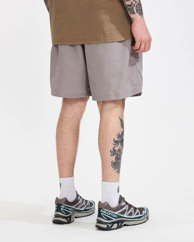 Shell Canyon Short in Grey