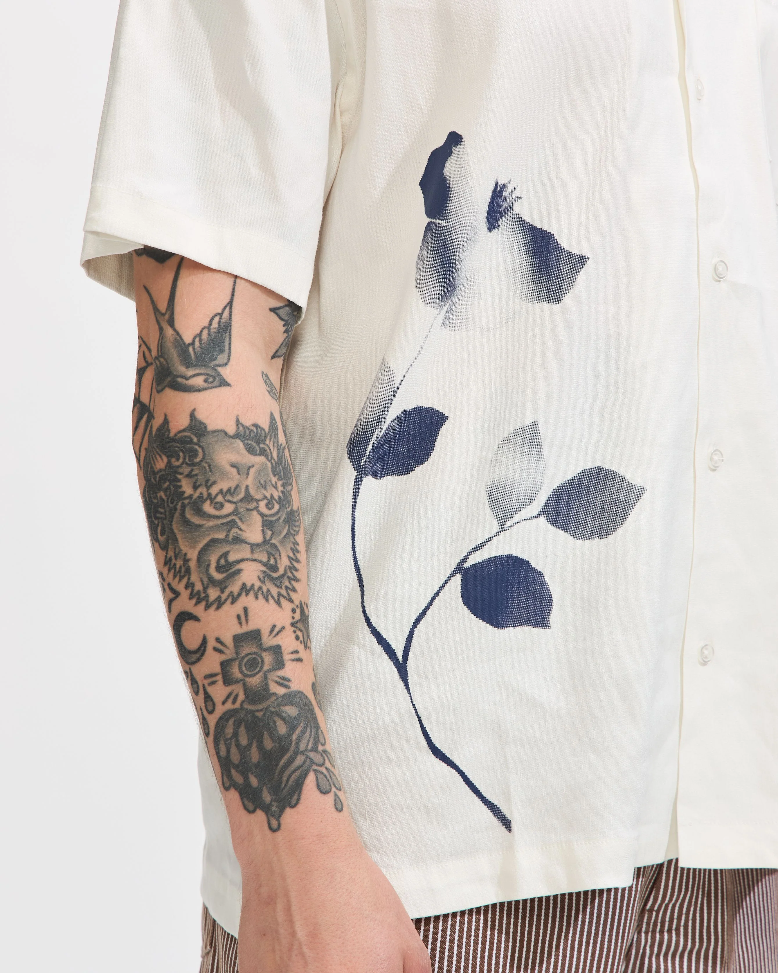 Canty Floral Impressions Short Sleeve Shirt in Ivory