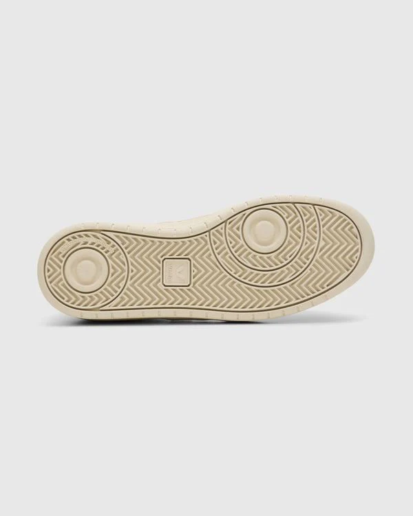 V-90 Leather in Cashew Pierre