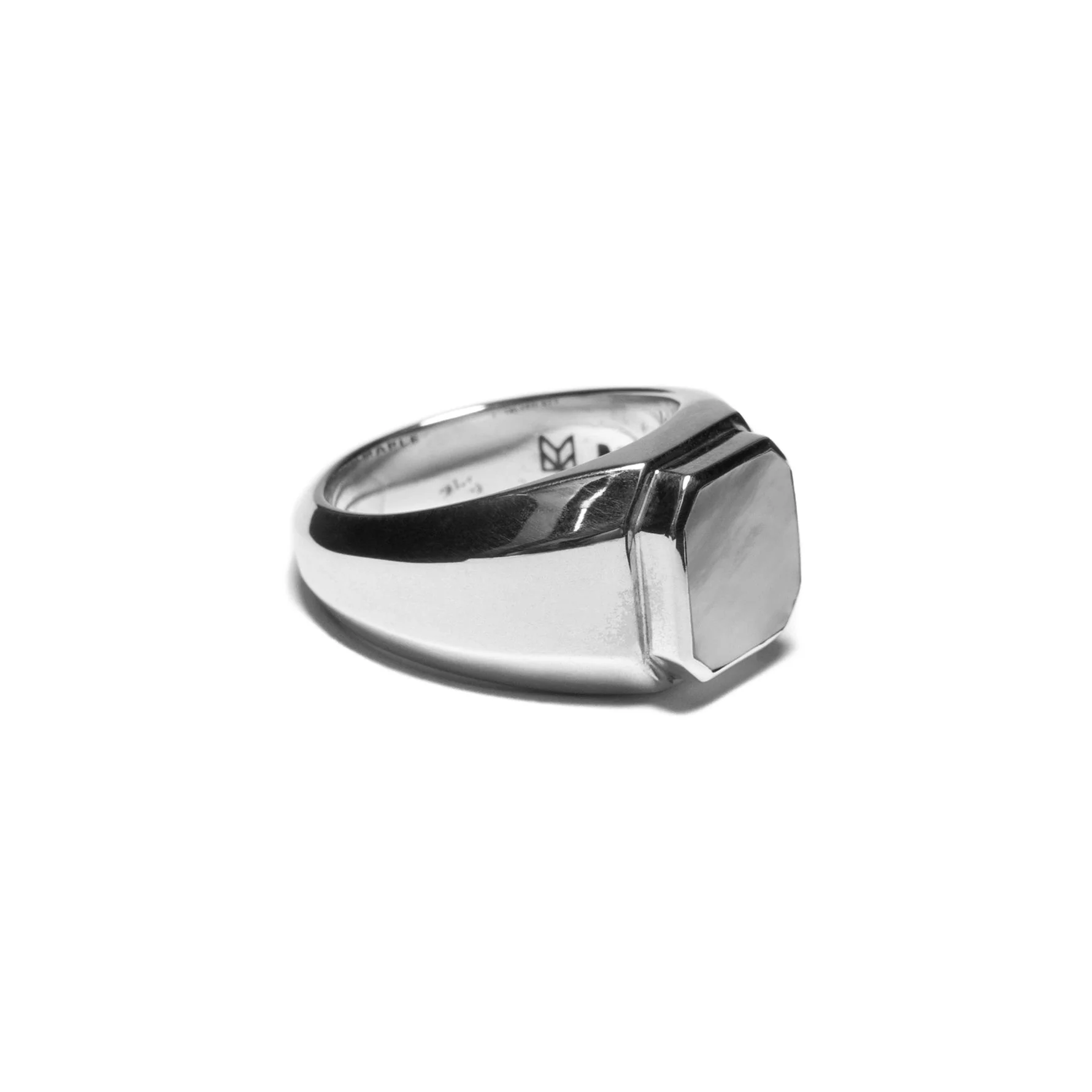 Duppy Signet Ring in Silver/Mother of Pearl