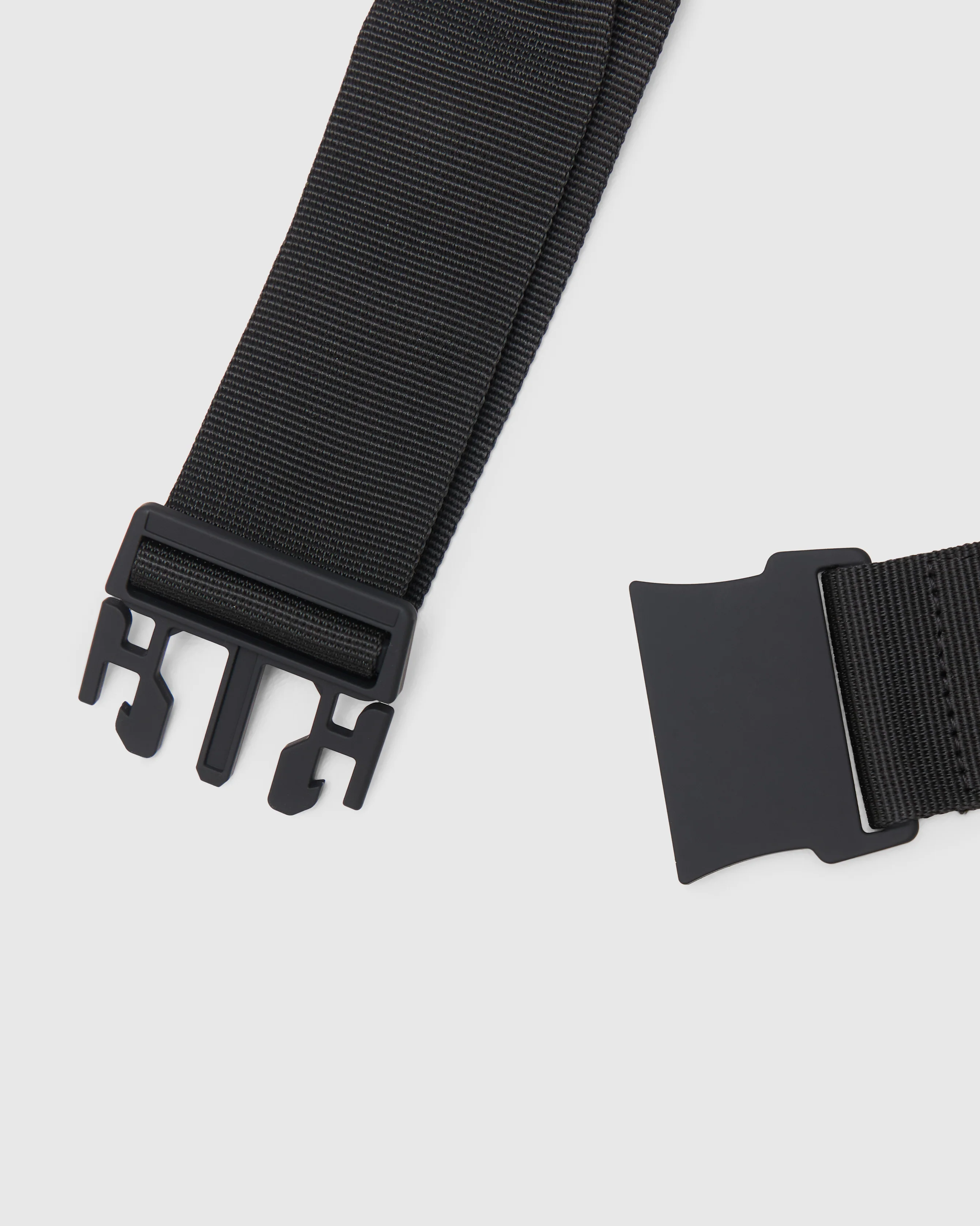 Trail Sling Bag in Black