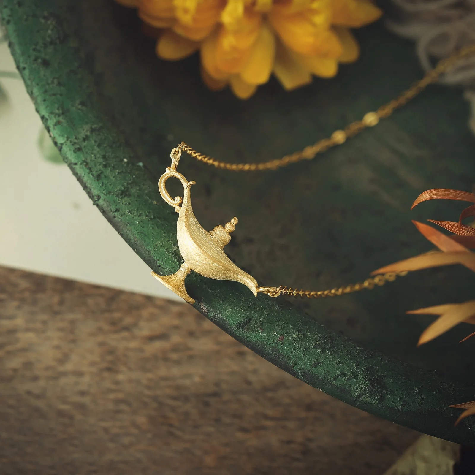 Aladdin magic lamp lucky necklace