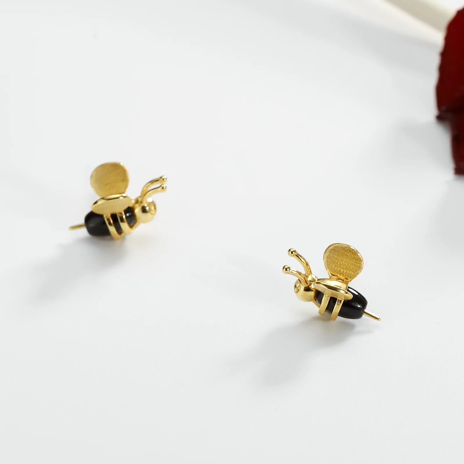 Honey Bee Stud Earrings AL20111917