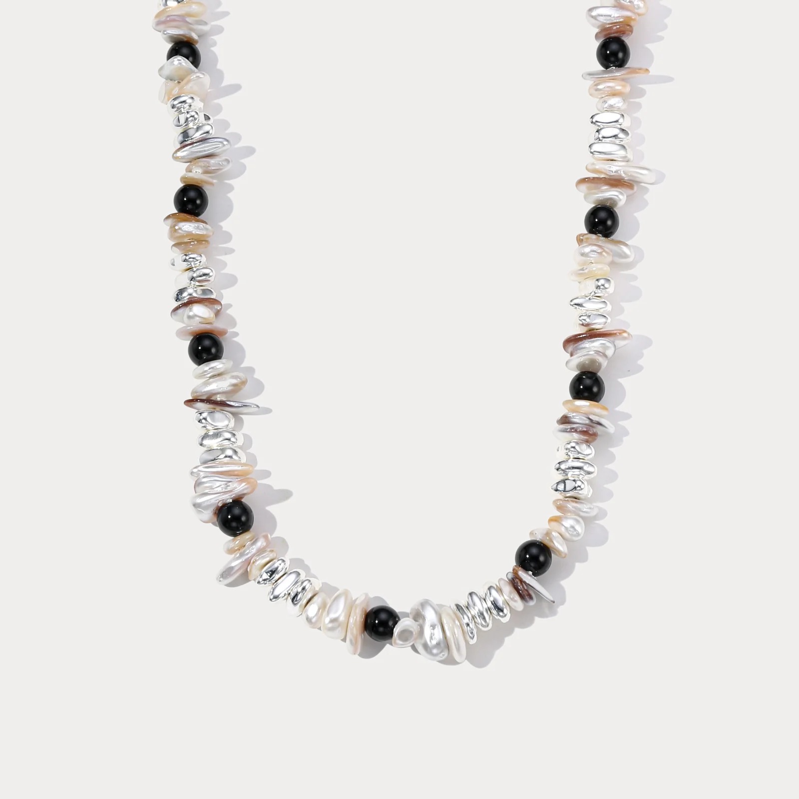 Natural stone pearl irregular contrast color necklace