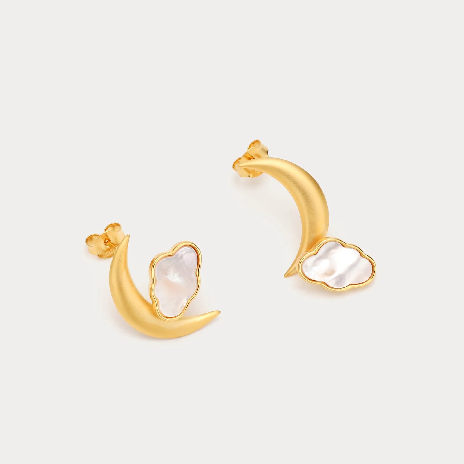 Gold Cloud Moon Earrings AL24111954