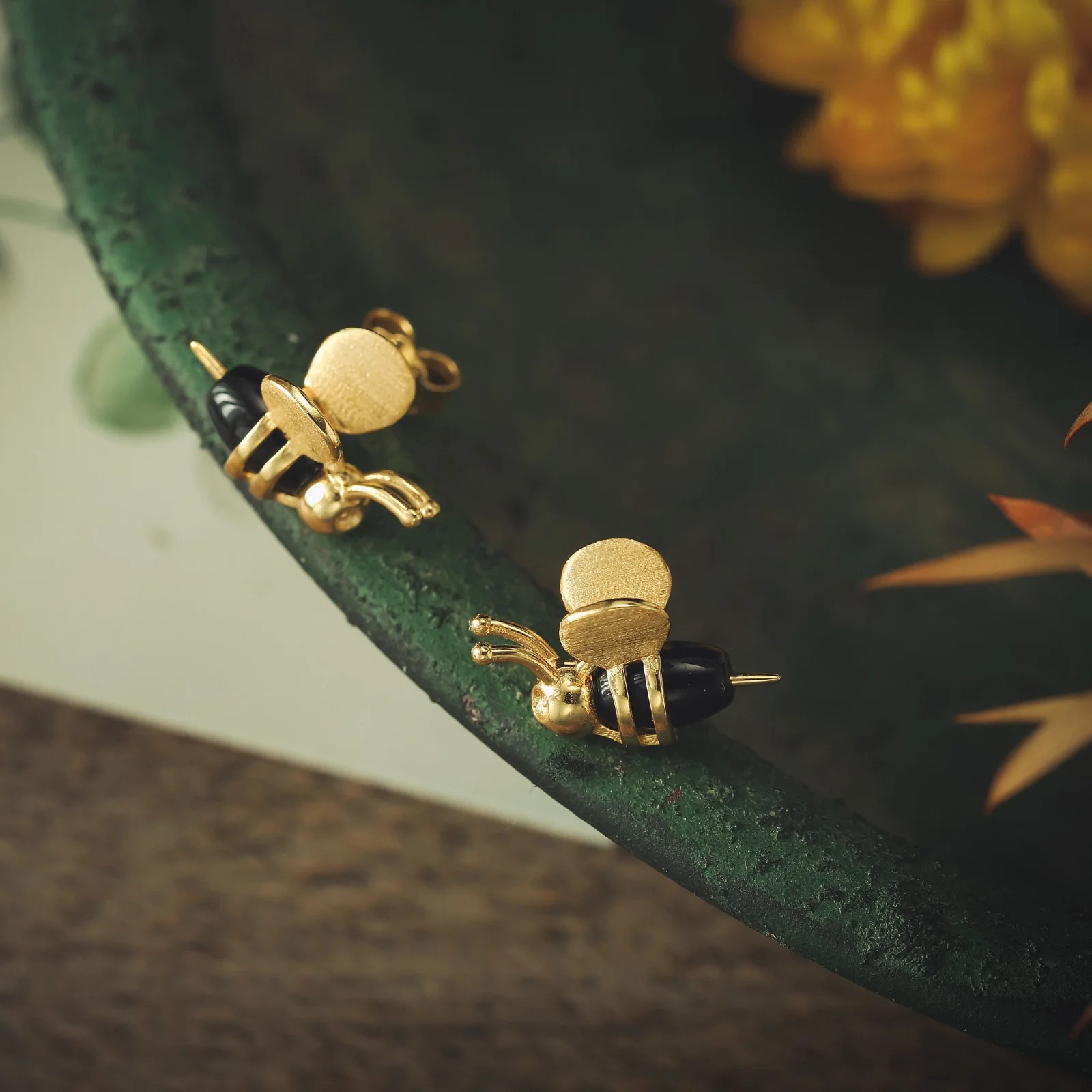 Honey Bee Stud Earrings AL20111917