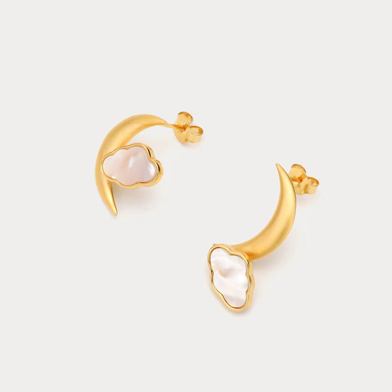 Gold Cloud Moon Earrings AL24111954