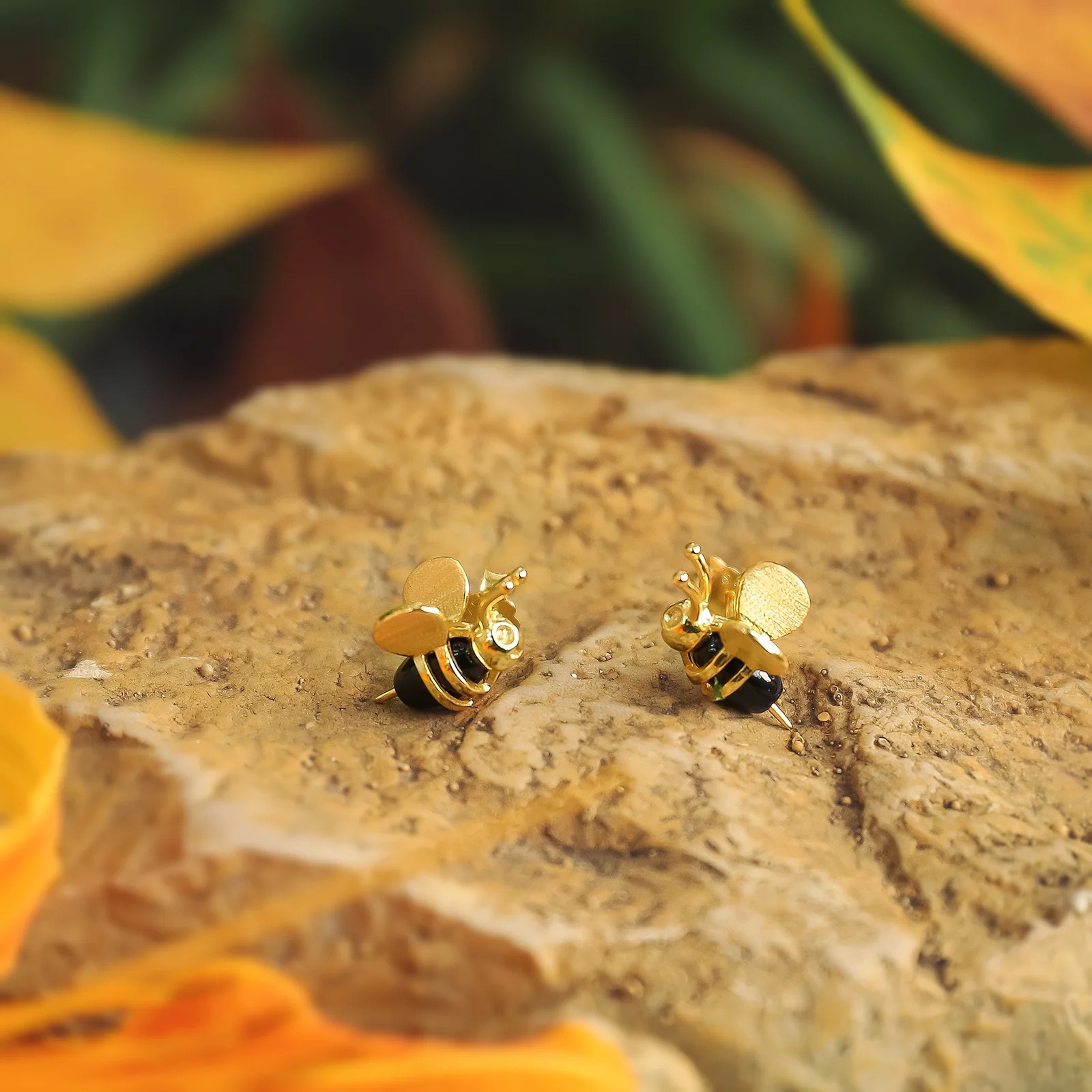 Honey Bee Stud Earrings AL20111917