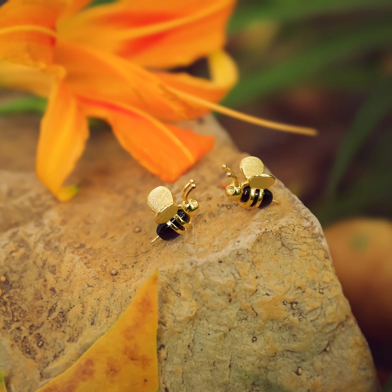 Honey Bee Stud Earrings AL20111917