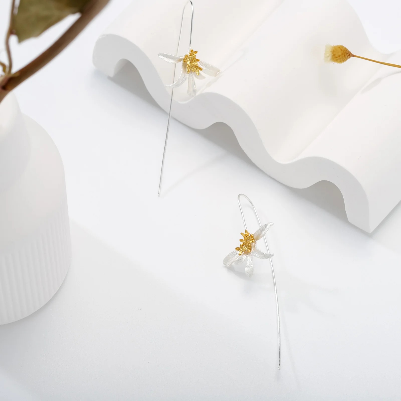 Osmanthus Fragrans Hook Earrings AL20111911