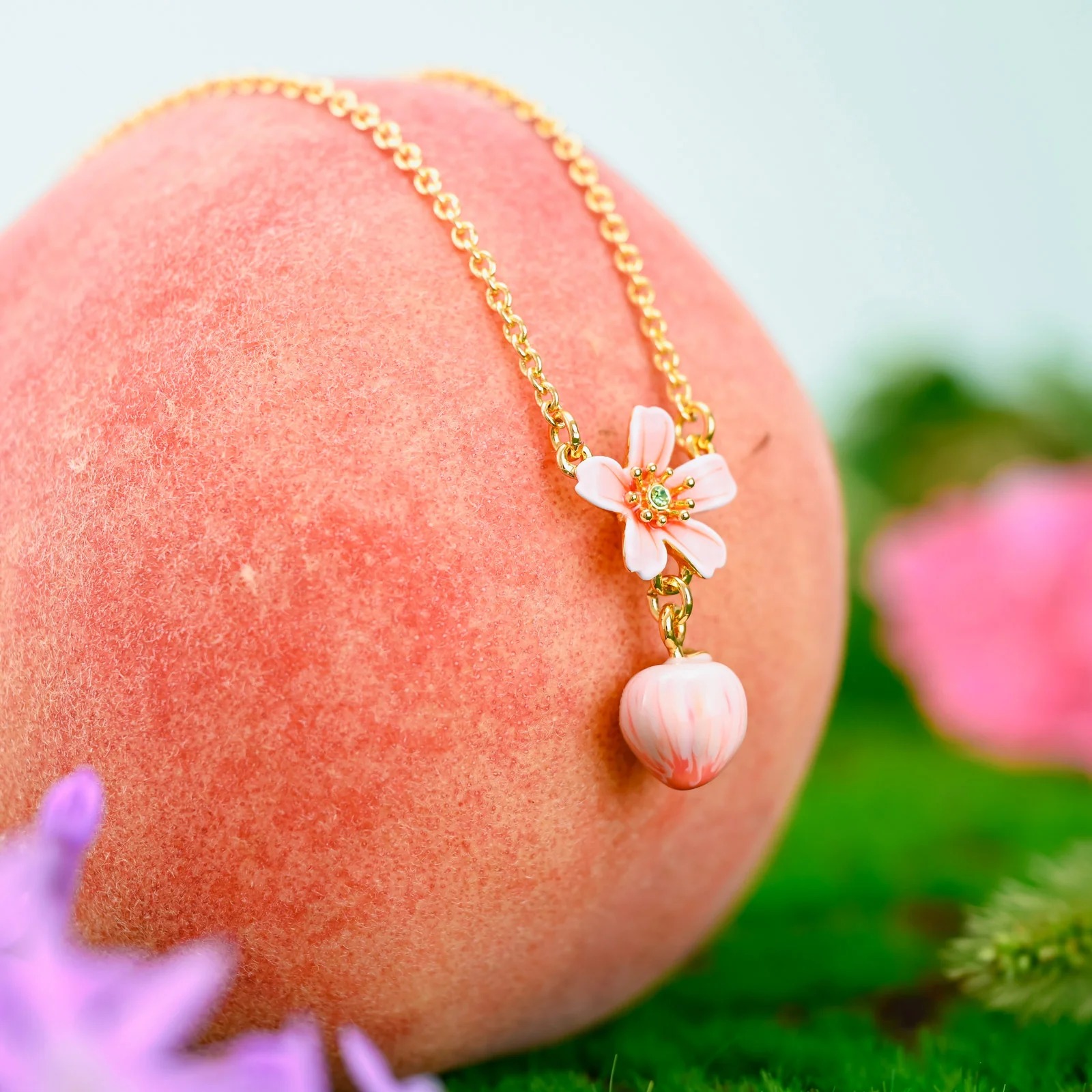 Pastoral style peach necklace