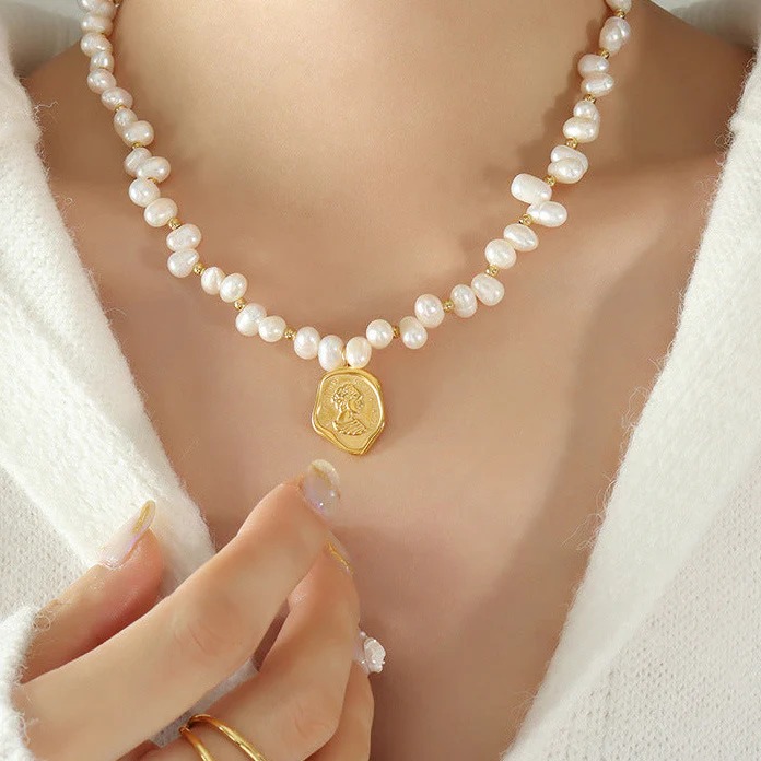14K gold-plated special-shaped natural pearl necklace
