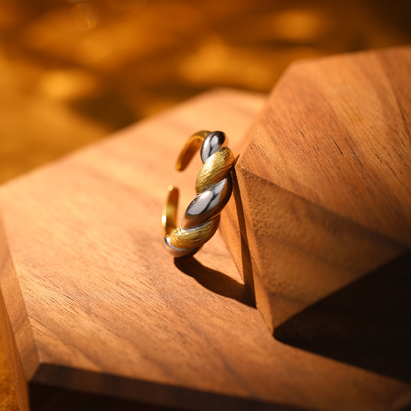 Twisted brushed luxury ring AL24112146