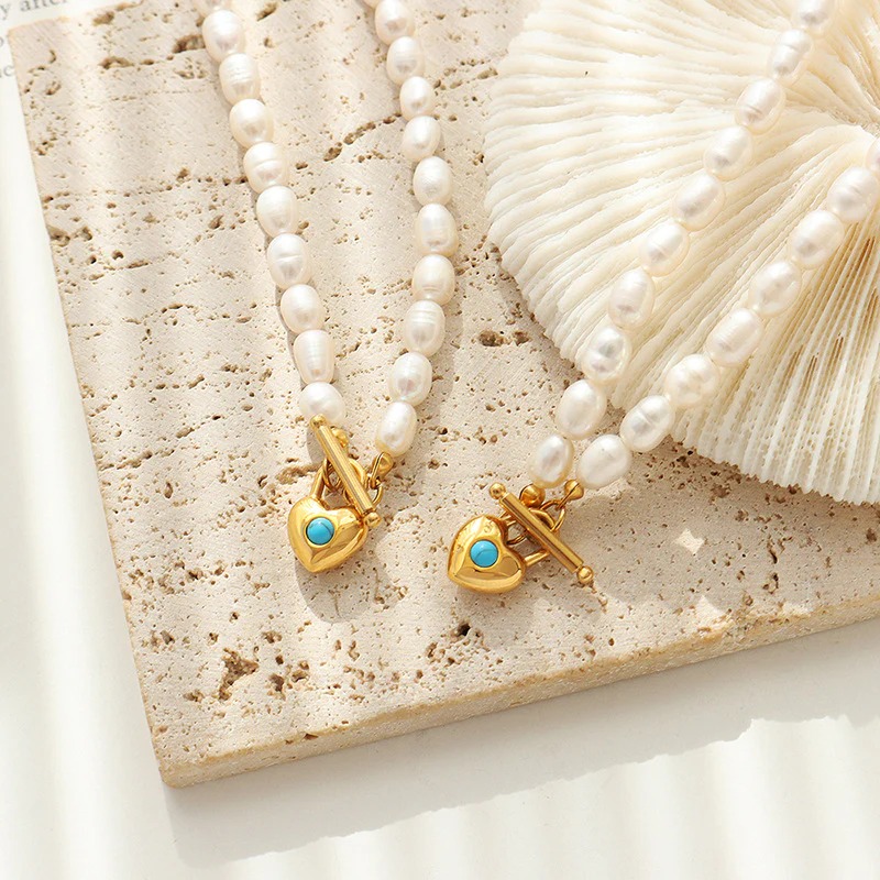 OT Clasp Pearl Necklace with Heart Shaped Pendant