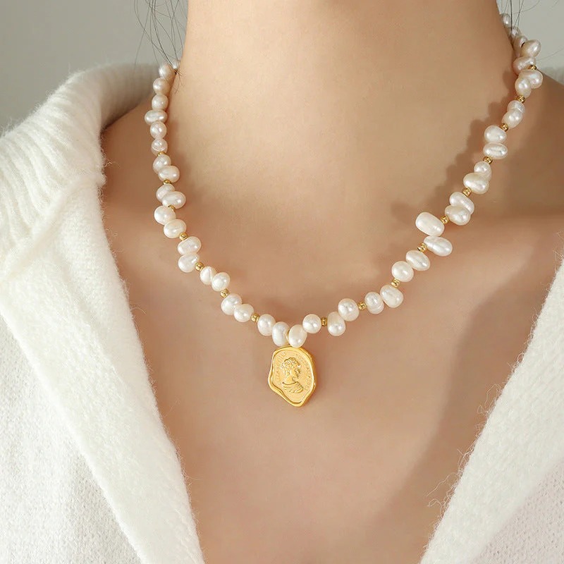 14K gold-plated special-shaped natural pearl necklace