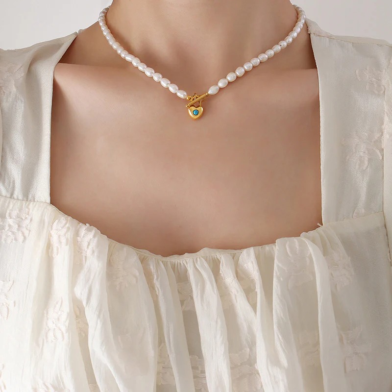 OT Clasp Pearl Necklace with Heart Shaped Pendant