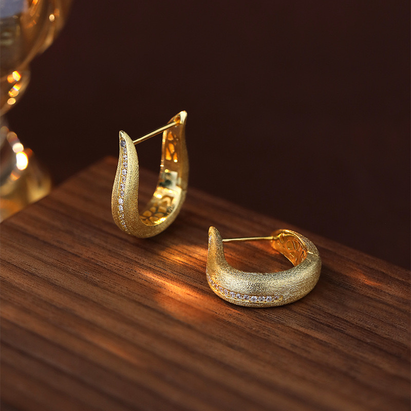 Light luxury U-shaped brushed frosted earrings AL24112146