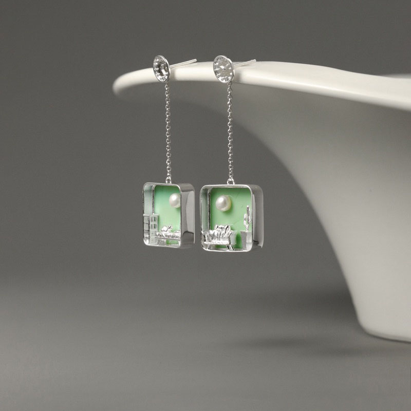 Creatively designed earrings 