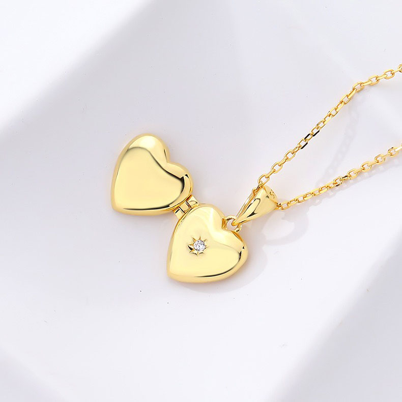 Storing memories Love necklace