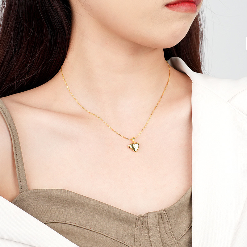 Storing memories Love necklace