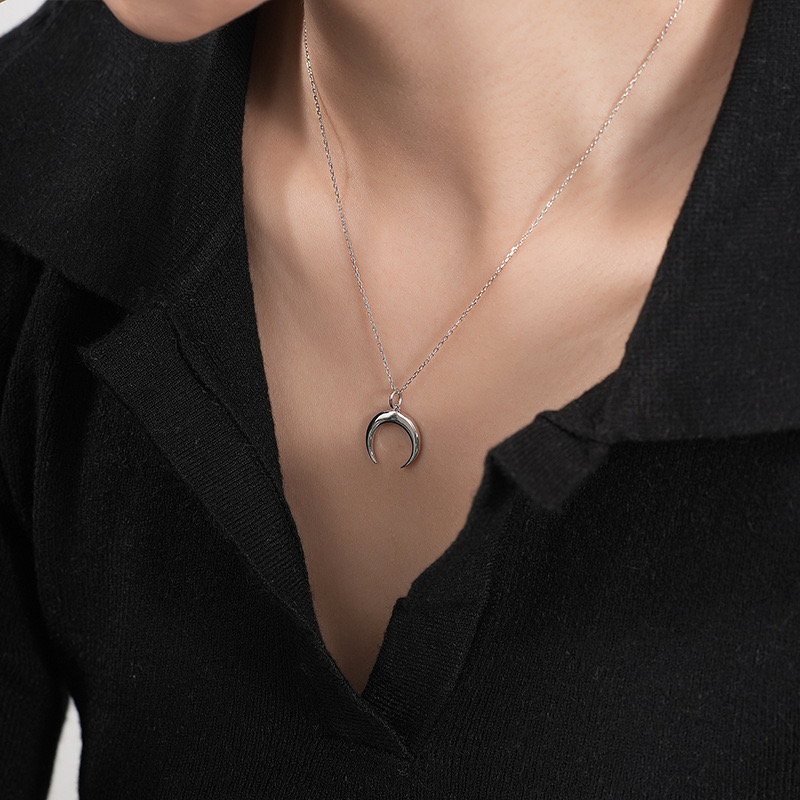 Light luxury simple crescent necklace AL24112210
