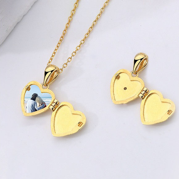 Storing memories Love necklace