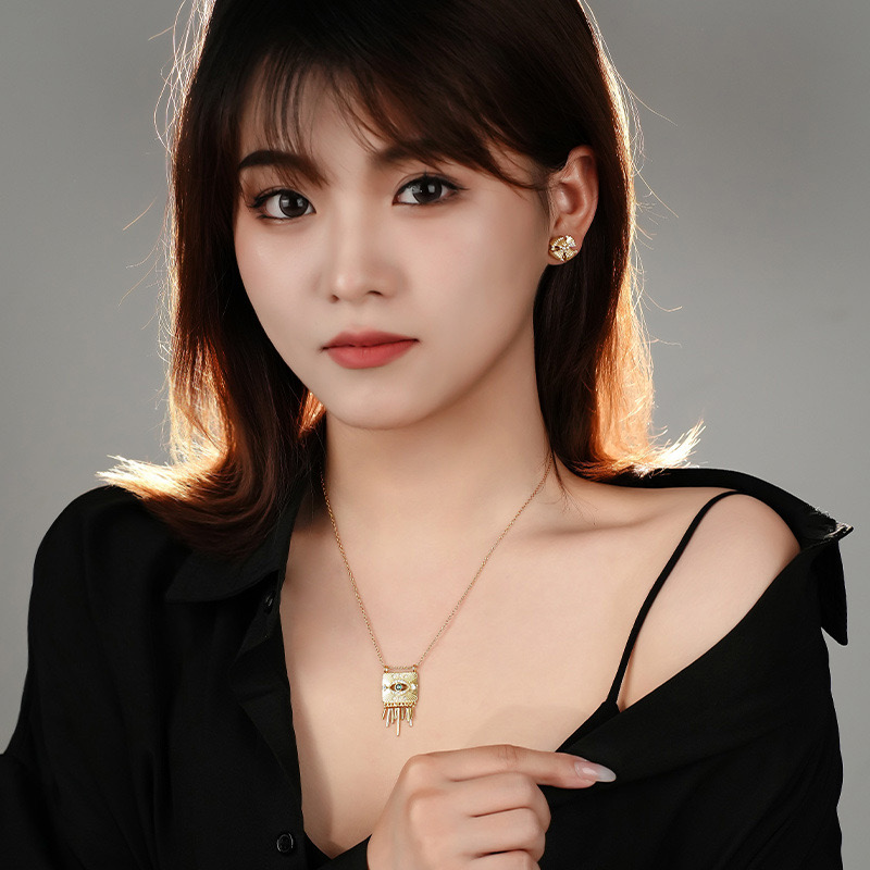 Light luxury five-petal flower shape earrings AL24112254