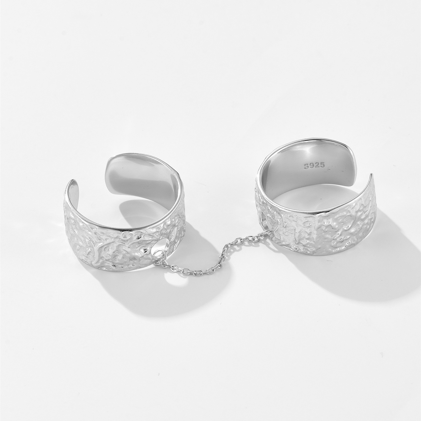 18K gold-plated personalized double ring on one hand