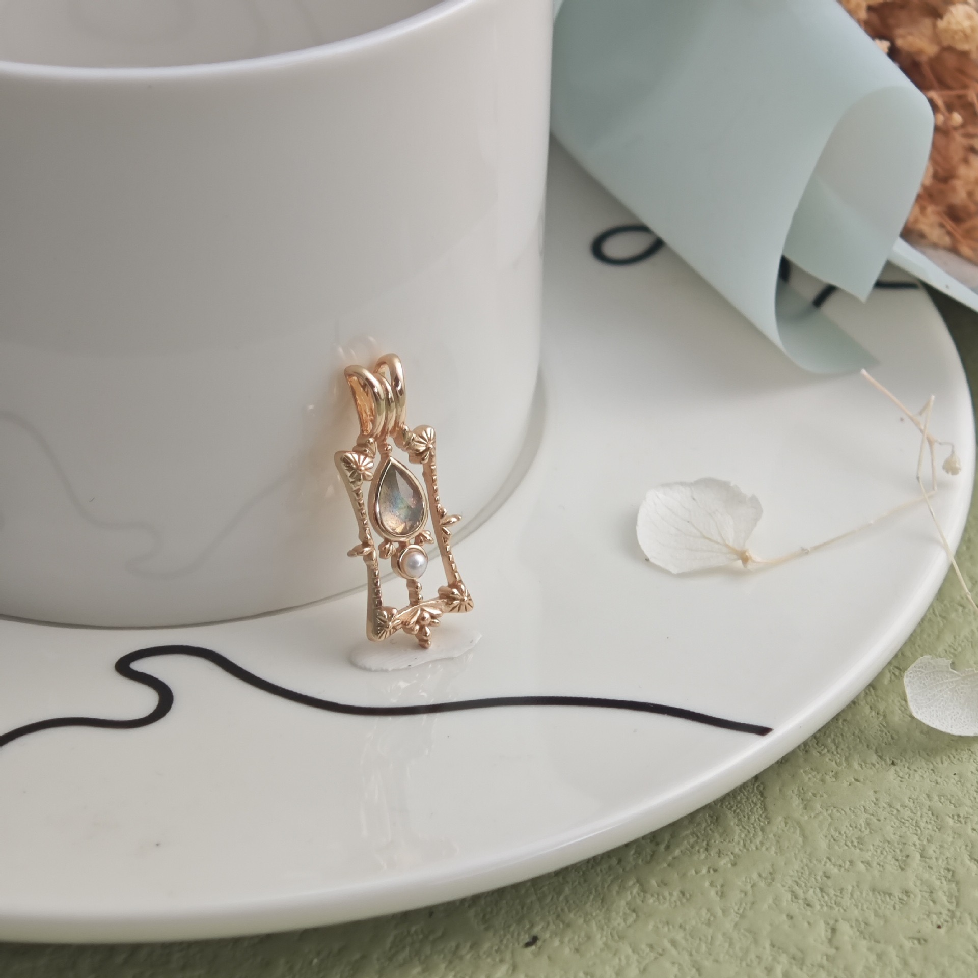 European Castle Vintage Style Necklace AL24112380