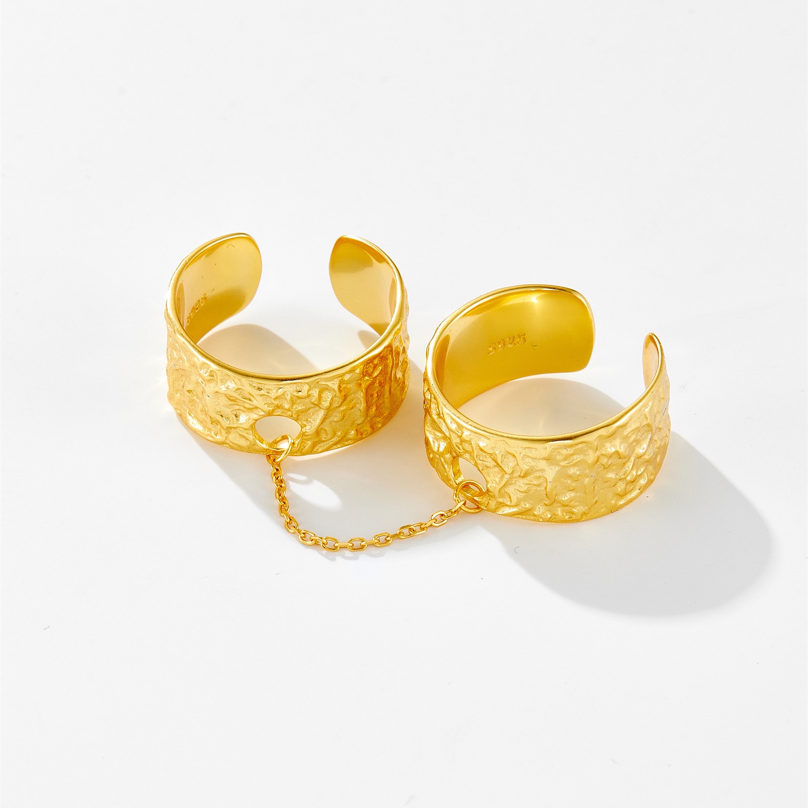 18K gold-plated personalized double ring on one hand