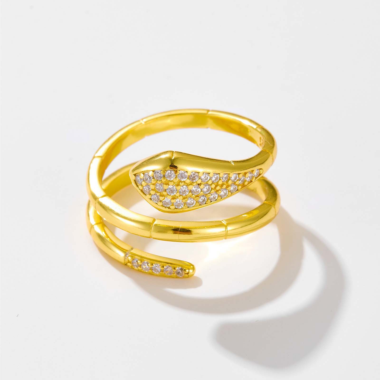 Danger and fascination coexist Snake-shaped multi-layer winding ring.