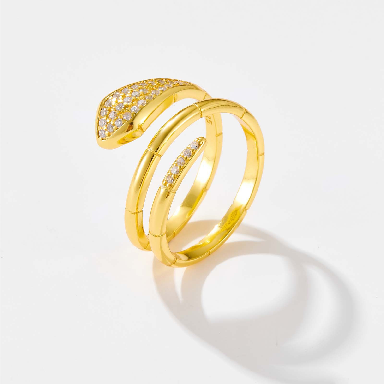 Danger and fascination coexist Snake-shaped multi-layer winding ring.