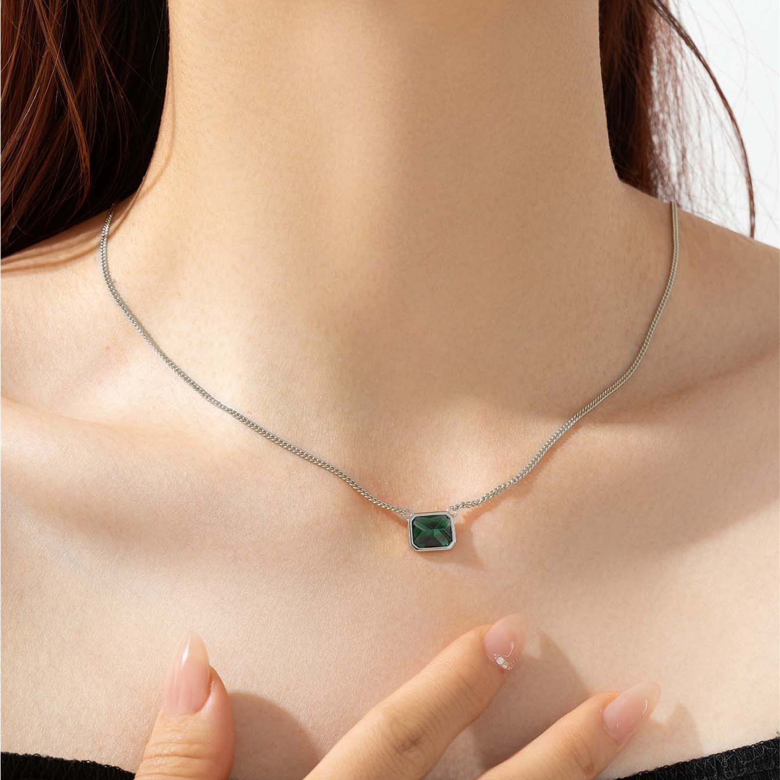 Emerald square pendant luxury necklace