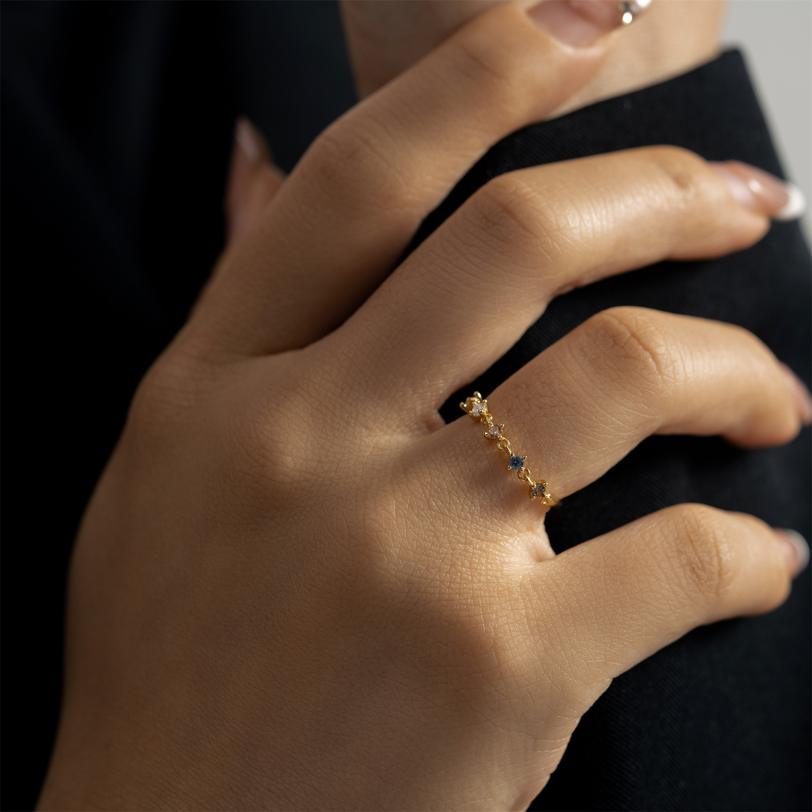 Cleopatra's makeup case AL24112348