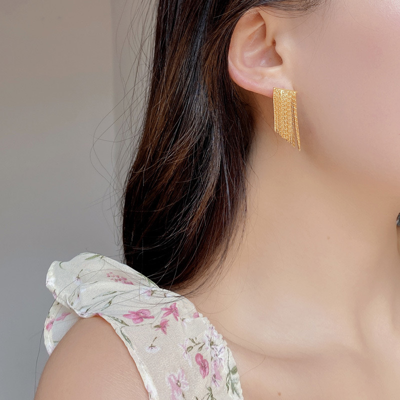 Silver (18K plated) curtain tassel earrings