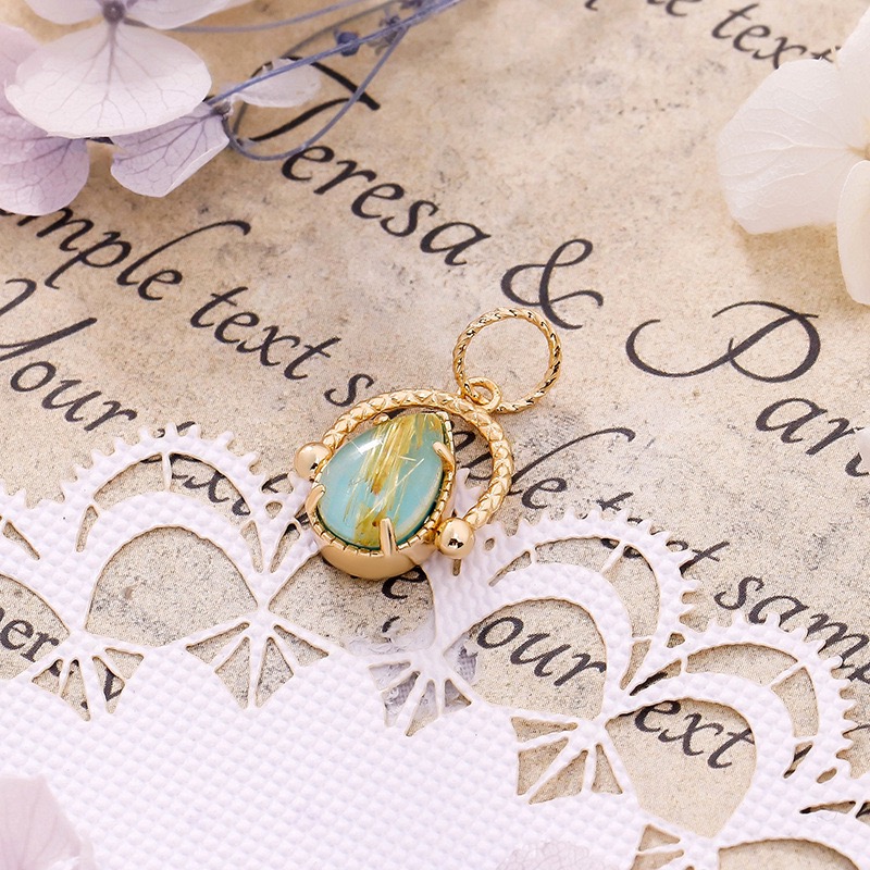 French retro style water drop pendant