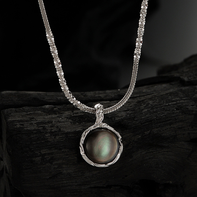 14K gold plated gradient shell necklace