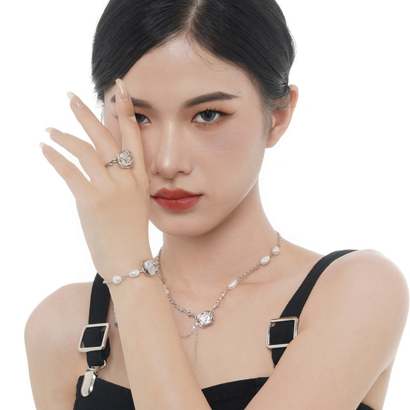 Light Luxury Romantic Baroque Pearl Bracelet VU12311208