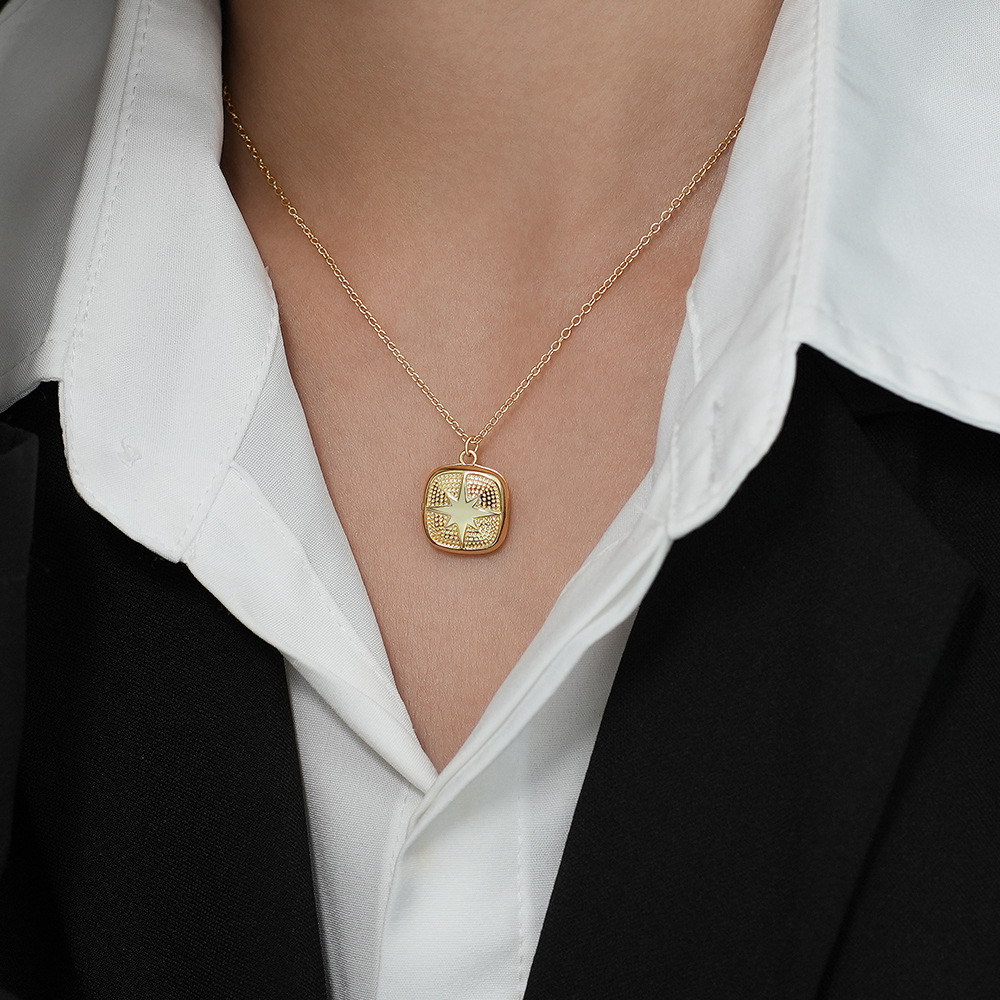 Eight-pointed star lucky pendant