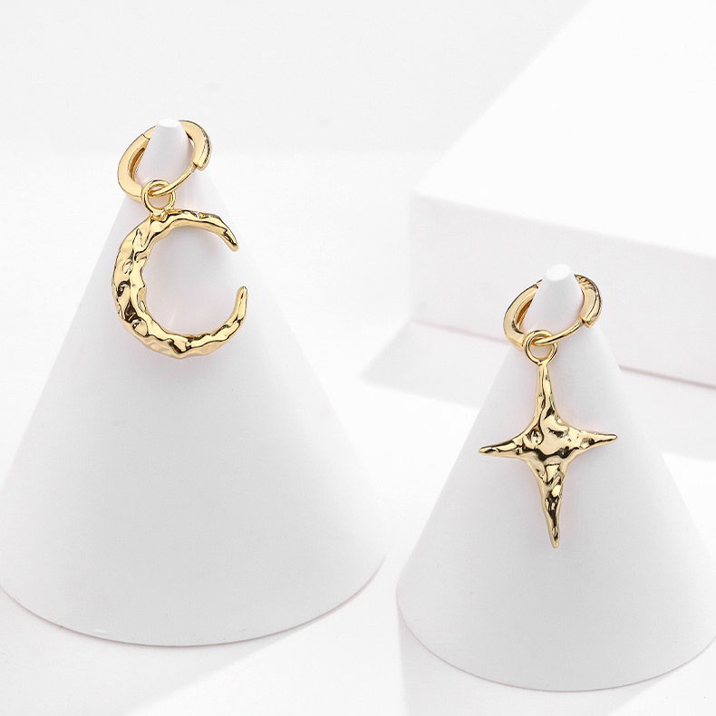Light luxury shining star and moon earrings NN24112905